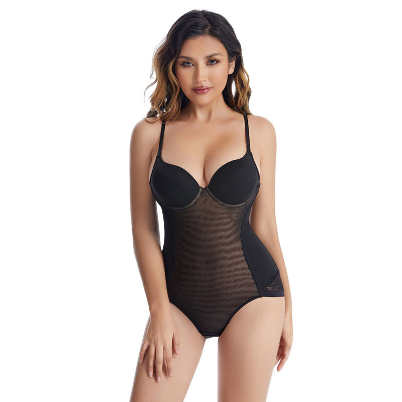 Soutien-gorge gainant une pièce à armatures