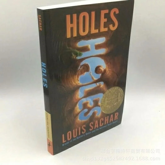 English novel 《Holes》/Writings by Louis Sachar