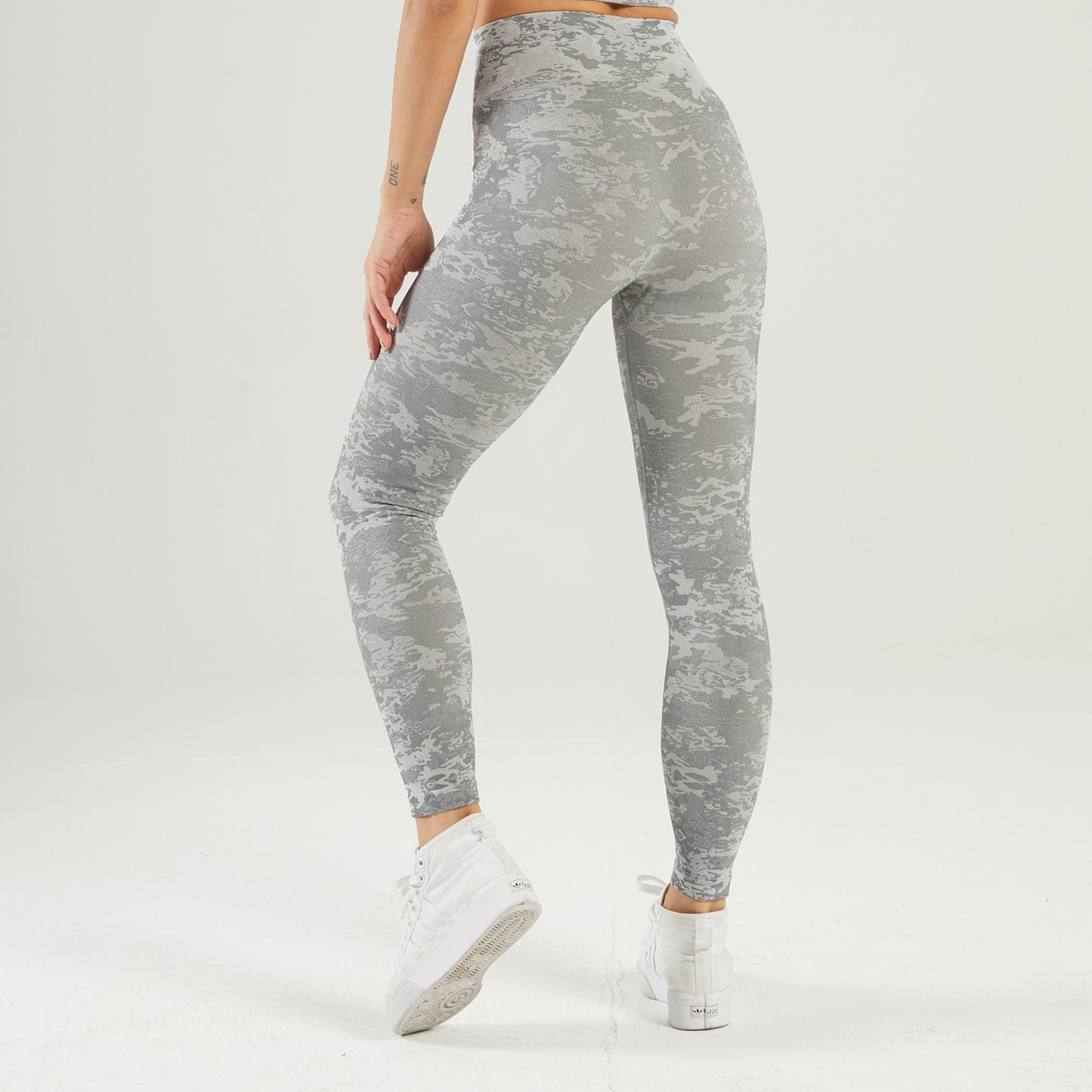 Nouveau Requin sans couture Yoga femme Fitness Camouflage évacuant l'humidité